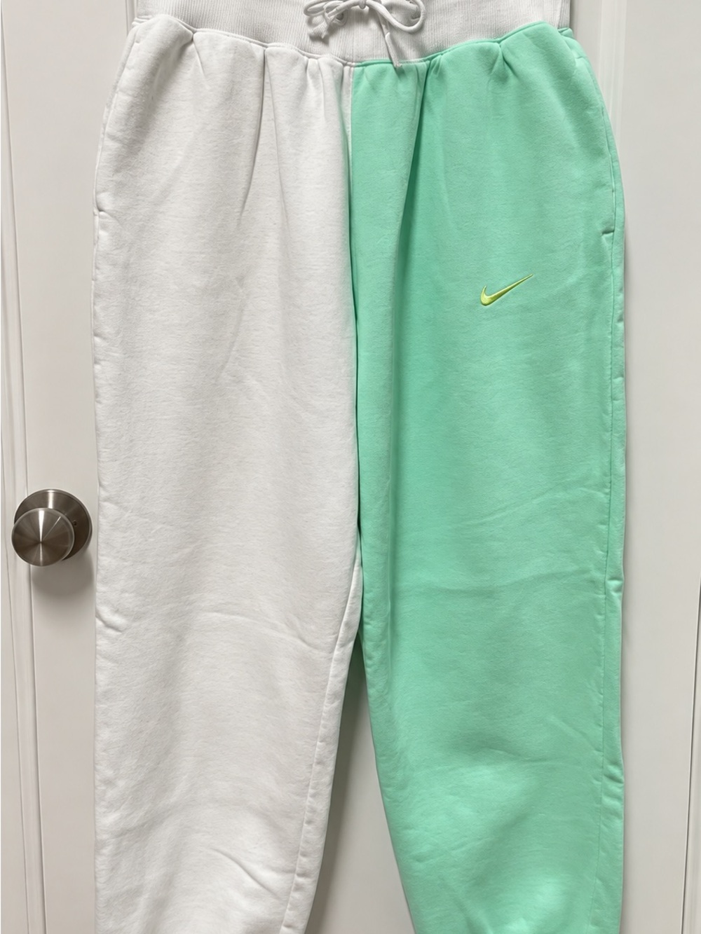 Nike Women’s Two-Tone White & Mint Green Sweatpants